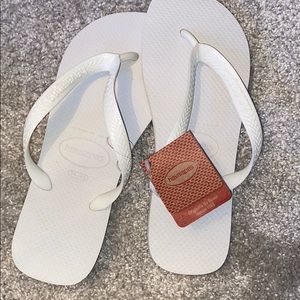 NEW WITH TAGS HAVAIANAS flipflops